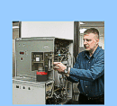 Service Engineer/Technician repairing a LECO  RH-404.